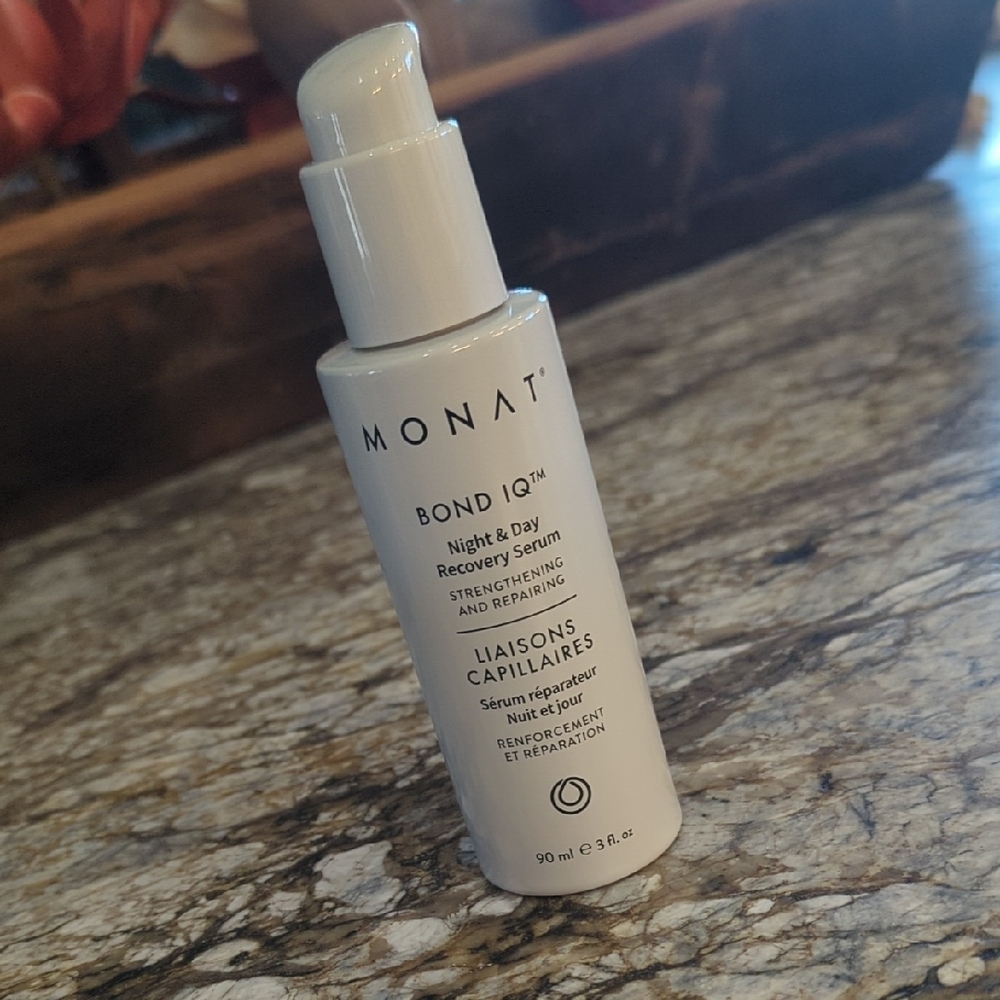 Bond IQ Night & Day Recovery Serum — White
